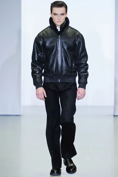 Look 18